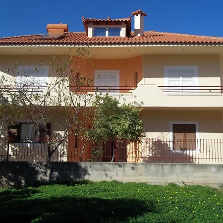 Happy Days Apartment Tyros Exterior photo